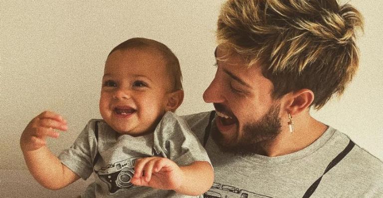 Vinicius Martinez se diverte com primeiras palavras de Valentin e explode o fofurômetro