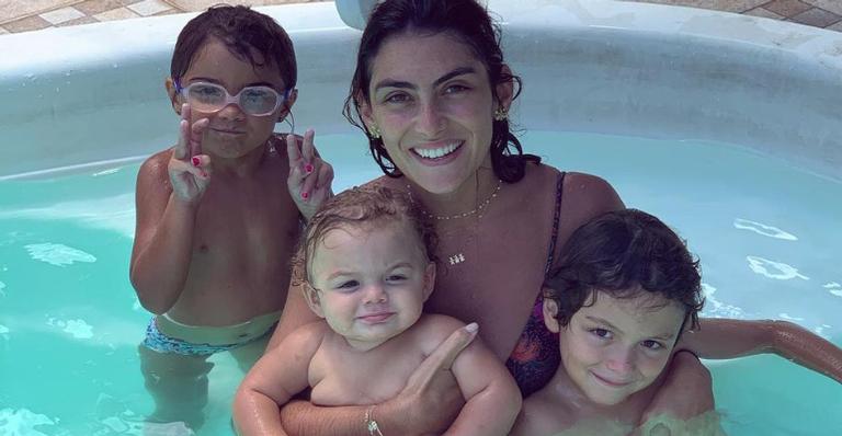 Mariana Uhlmann aproveita dia cheio de diversão com os filhos e web se derrete: ”Linda família”