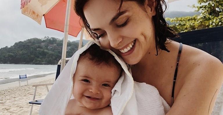 Titi Müller surge ensinando Benjamin a andar e web se emociona: ”Tá crescendo muito rápido”