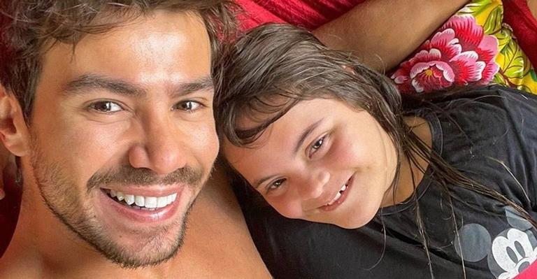 No Dia Internacional da Síndrome de Down, Mariano se declara para irmã de Jake Oliveira