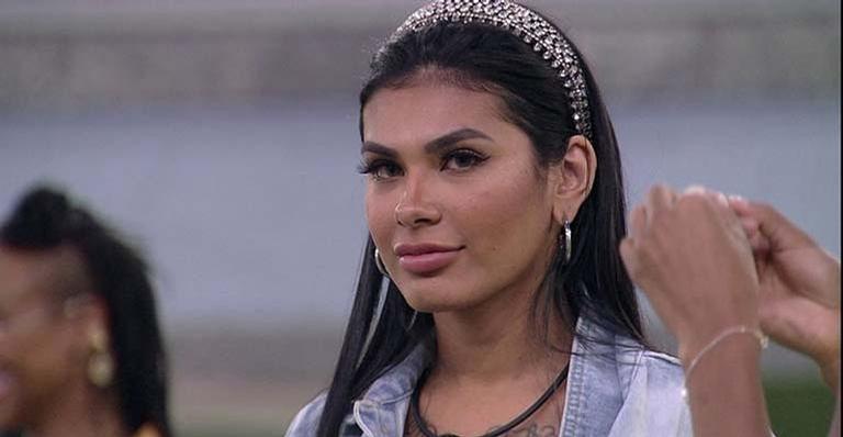 Pocah do BBB 21 surge de biquíni fio dental e bumbum rouba a cena