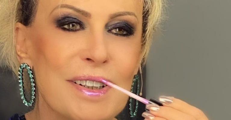 Ana Maria Braga surge belíssima com look animal print colorido e web dispara: ”Maravilhosa”