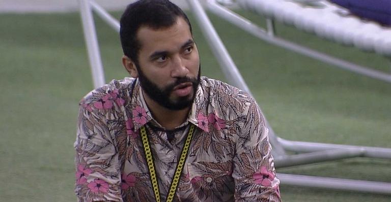 BBB21: Gilberto opina sobre o comportamento de Juliette e alerta: ”Ela tem que se segurar”