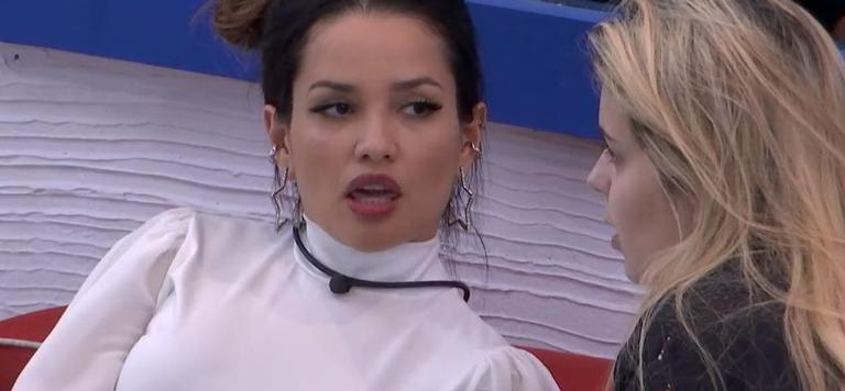 BBB21: Juliette fala sobre Sarah: ”Não tem noção do quanto ela está me machucando”