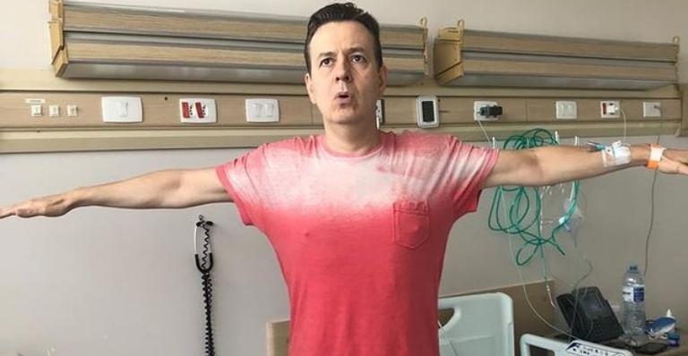 Internado com Covid-19, Celso Zucatelli atualiza estado de saúde: ”Cada dia é uma vitória”