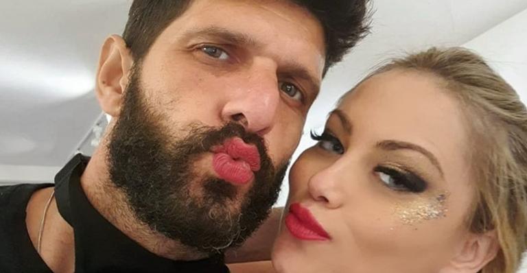 Ellen Rocche revela desejo de se casar com o namorado: ”Muito feliz com ele”