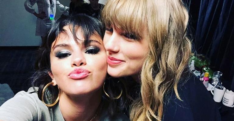 Selena Gomez compartilha cliques inéditos com Taylor Swift: ”Saudades”