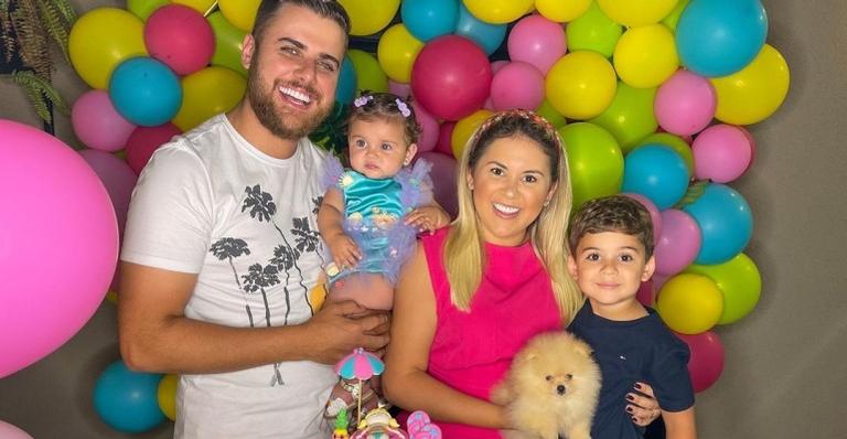 Zé Neto, da dupla com Cristiano, posa se divertindo com a família: ”Legenda pra essa foto?”