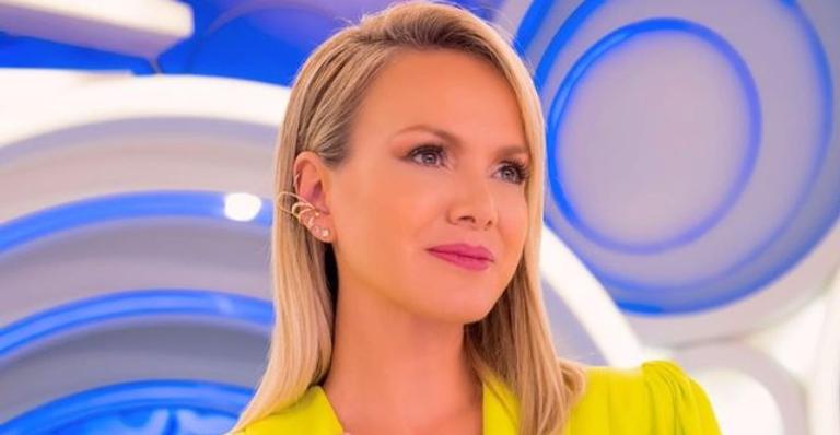 Ao posar para belíssimo clique, Eliana reflete sobre amor-próprio
