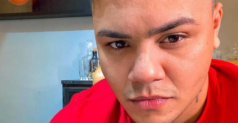 Felipe Araújo surge fazendo ‘dança dos agro’ e diverte web: ”Amei”