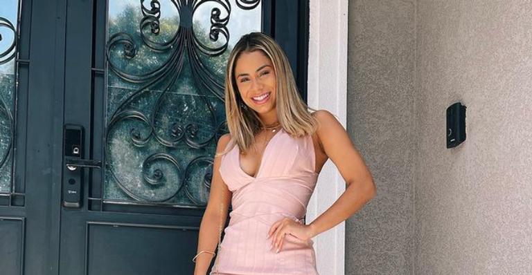 Lexa curte dia na piscina e corpão chama a atenção: ”Perfeita”
