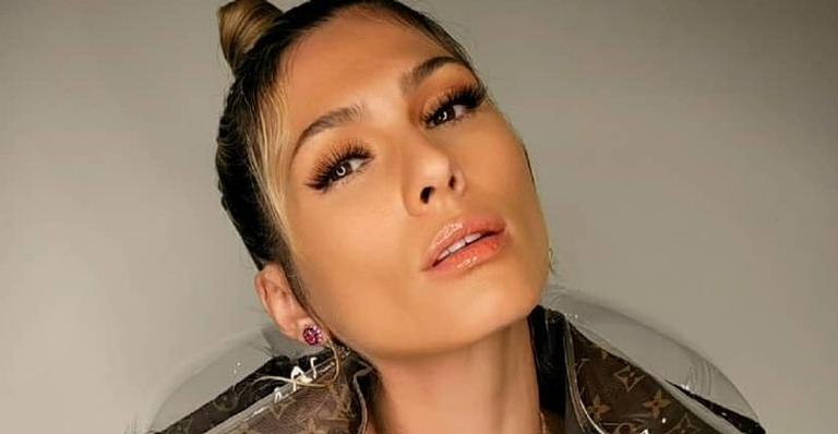 Lívia Andrade surge belíssima com biquíni fininho e rouba a cena com corpaço escultural