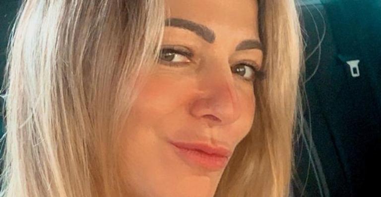 Mãe de Lucas Lucco posa com o neto, Luca, e se derrete: ”Vovó babona”