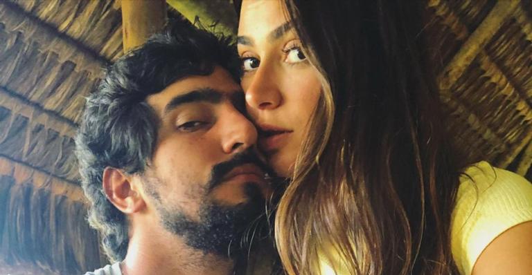 Renato Góes fotografa Thaila Ayala em casa na árvore e se derrete pela cena: ”Paz”