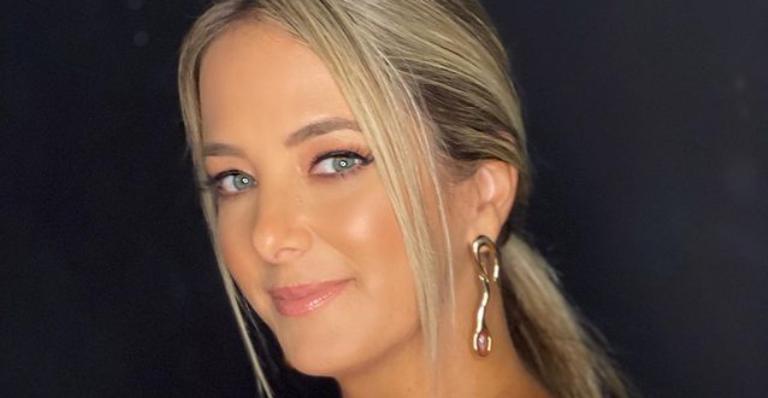 Ticiane Pinheiro inicia o dia com astral lá em cima ao receber lindo buquê de flores