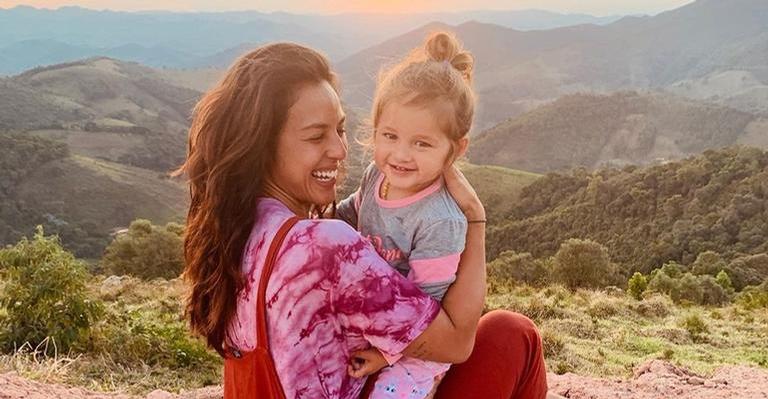 Yanna Lavigne surge agarradinha com Madalena e encanta a web: ”Coisa mais linda”