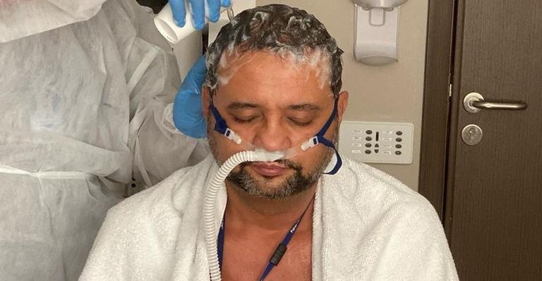 Em casa, Geraldo Luis faz relato emocionante após vencer Covid-19: ”Fragilidade vai ao extremo”