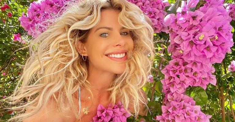 Karina Bacchi relembra gravidez do primeiro filho e encanta web