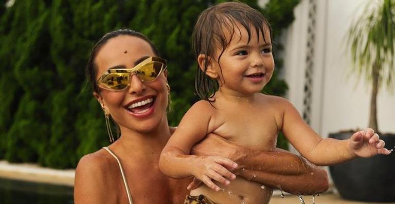 Sabrina Sato elogia fotografias da filha, Zoe, e diverte fãs: ”Ótima fotografa”
