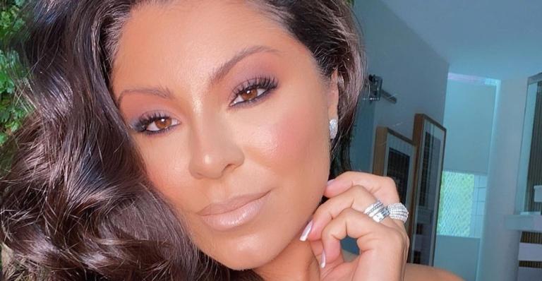 De biquíni, Andressa Ferreira posa com Bento e rouba a cena com shape sarado: ”Corpo belíssimo!”