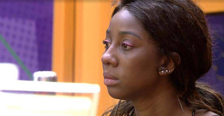 BBB21: Camilla de Lucas vai às lágrimas ao lamentar eliminação de Carla: ”Não consigo entender!”
