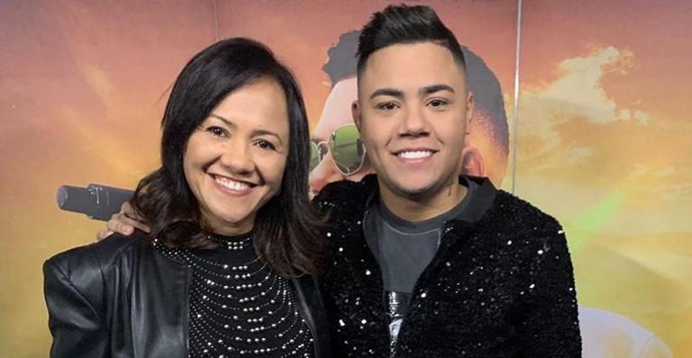 Felipe Araújo comemora aniversário da mãe: ”Ela é o amor da minha vida”