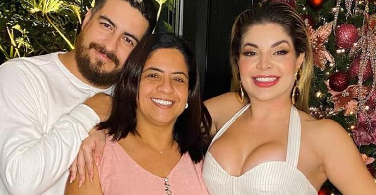 GKay presenteia a mãe com carro no dia de seu aniversário: ”Consegui realizar um grande sonho”