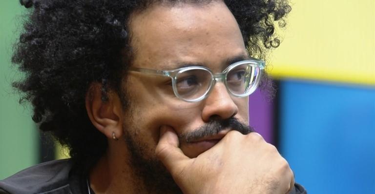BBB21: Em conversa com Camilla sobre paredão, João Luiz revela quem puxaria em possível contragolpe