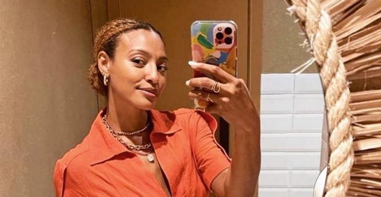Sheron Menezzes exibe seu look do dia e recebe elogios de fãs: ”Uma belezura!”