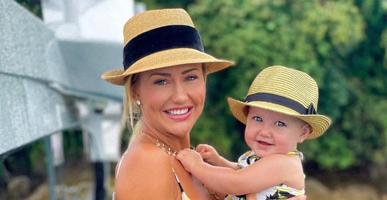 Ana Paula Siebert encanta ao mostrar a filha de camponesa: ”Ama engatinhar na grama”