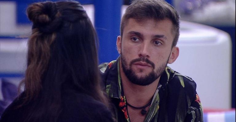 BBB21: Arthur pede desculpas para Juliette após briga: ”Fui grosso, não foi legal”