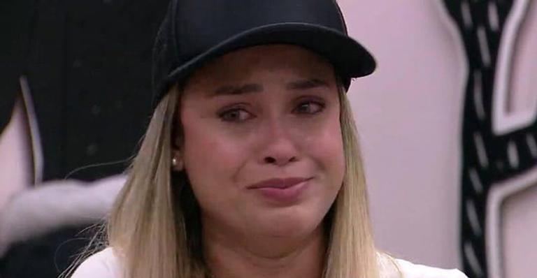 BBB21: Sarah perde o controle e surta após ir ao paredão