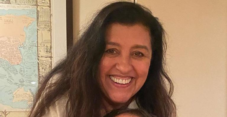 Regina Casé celebra aniversário de Salvador com belas lembranças: ”Cheias de saudade!”