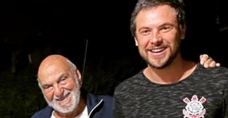 Sergio Guizé comemora aniversário de Lima Duarte: ”Te desejo o melhor”