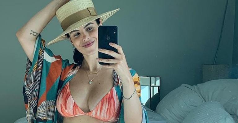 Sthefany Brito posa de biquíni pela primeira vez após nascimento do filho