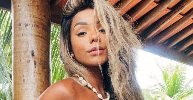 Em Alagoas, Brunna Gonçalves posa de biquíni durante passeio de barco e exibe corpo escultural