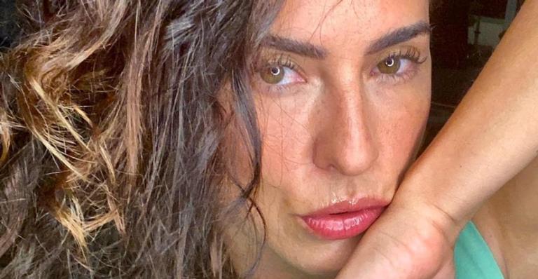 Fernanda Paes Leme recebe elogios ao posar com looks estilosos: ”Amei o mix de estampas”