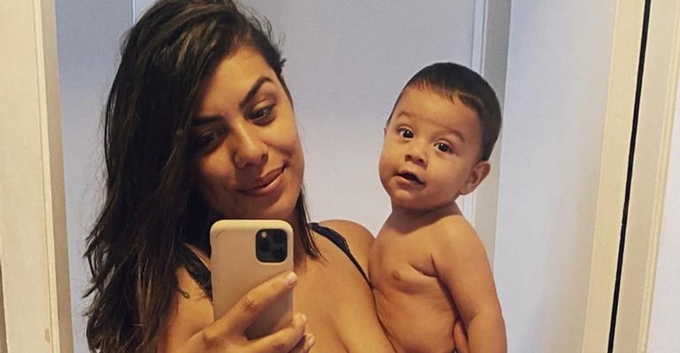 Durante passeio de lancha, ex-BBB Fran Grossi posa amamentando: ”Meu mundo”