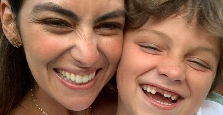 Mariana Uhlmann faz reflexão sobre o filho de 6 anos: ”Parece estar entrando na adolescência”