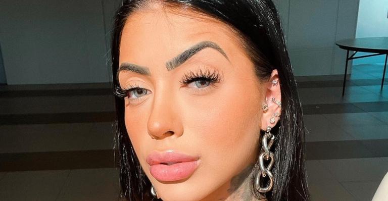 Mirella exibe corpaço ao posar com body transparente e recortado: ”Que perfeição!”