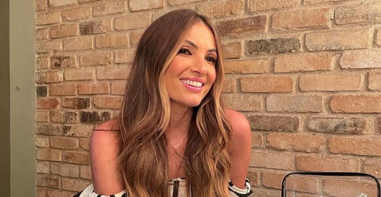 Patrícia Poeta tem seu treino em casa interrompido e brinca: ”Momento de fofurice!”