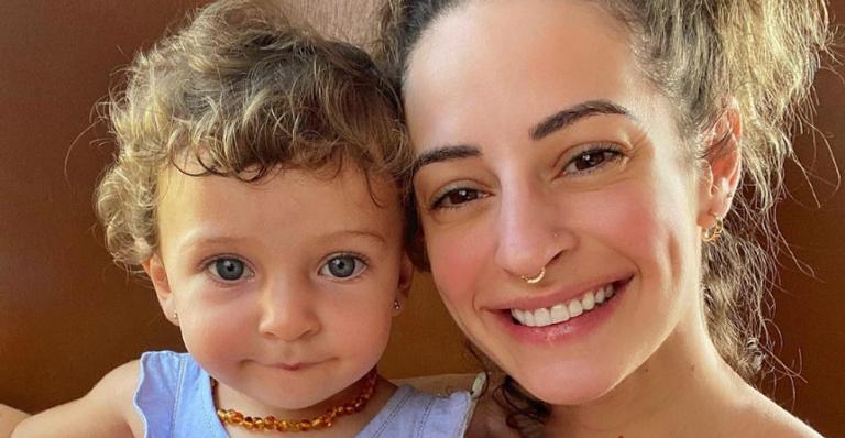 Tamy Contro exibe momento de carinho com a filha, Marieva: ”Aperto muito mesmo”
