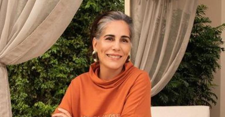 Glória Pires diverte a web ao compartilhar piada sobre antigas personagens