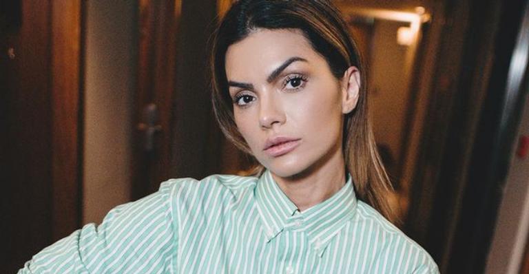 Kelly Key agita a web ao transmitir preciosas dicas para a montagem de looks