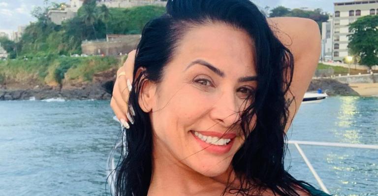 Scheila Carvalho publica vídeo malhando pesado e fãs elogiam: ”Que arraso!”