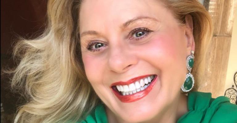 Vera Fischer toma primeira dose da vacina contra Covid-19 e comemora: ”Hoje foi o meu dia”