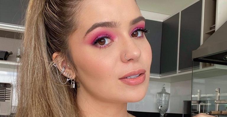 Viih Tube, do BBB21, exibe boa forma ao posar com biquíni lilás e rouba a cena: ”Maravilhosa!”