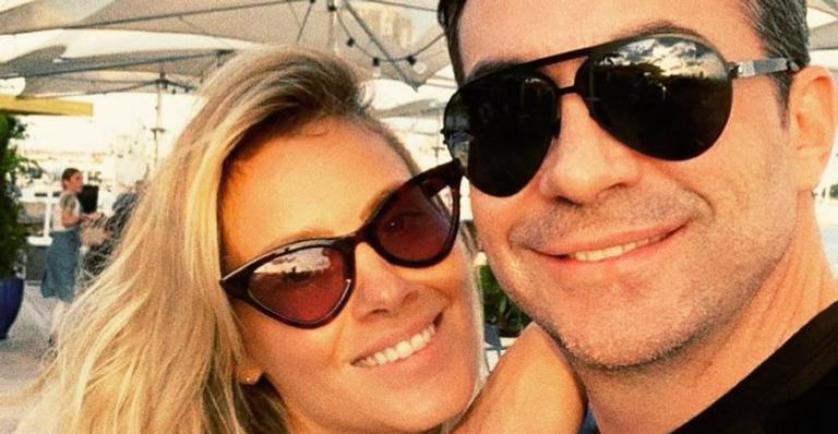 Carolina Dieckmann resgata cliques com Padre Fábio de Melo: ”TBT de amor purinho”