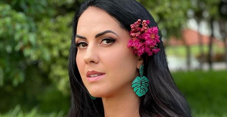 Com biquíni fininho, Graciele Lacerda exibe corpaço impecável e web baba: ”Que mulher é essa?”
