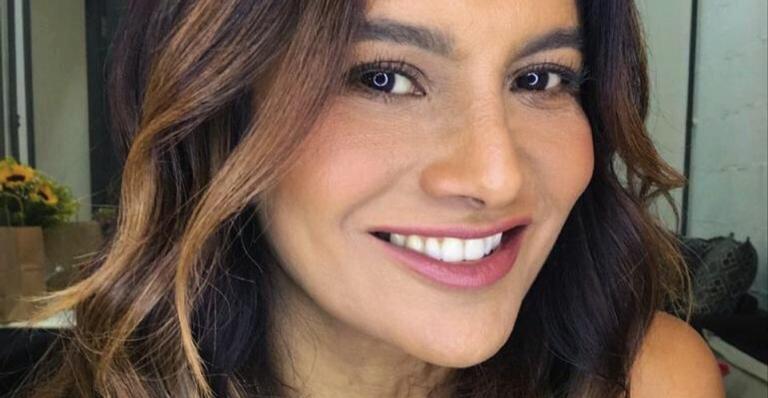 De biquíni, Dira Paes encanta ao posar belíssima em clique artístico na praia: ”Maravilhosa”